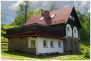 Widok budynku, w którym mieszczą się apartamenty