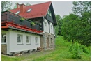 Widok budynku, w którym mieszczą się apartamenty